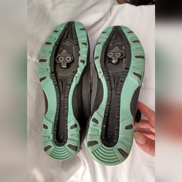 Bontrager Gray and Teal Cycling Shoes Size 8 Outdoors Fitness - Picture 5 of 6